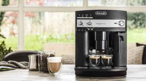 DeLonghi ESAM 3000 B Magnifica espresso coffee machine 2